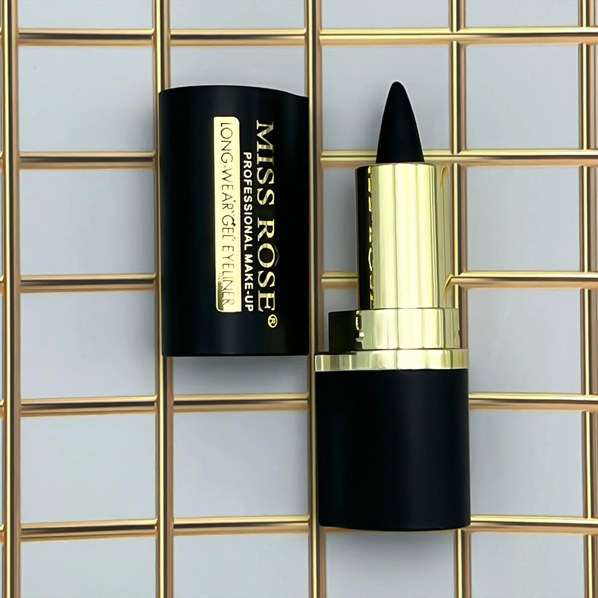 Creamy texture Eyeliner, and Easy Colouring Sweat Proof